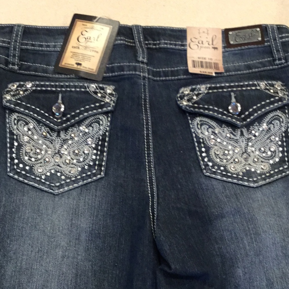Brand New w/Tags Earl Jean Capri - 10